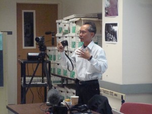 San Jose Mercury News' Gary Reyes discusses the different types of camera journalists can use to capture video.